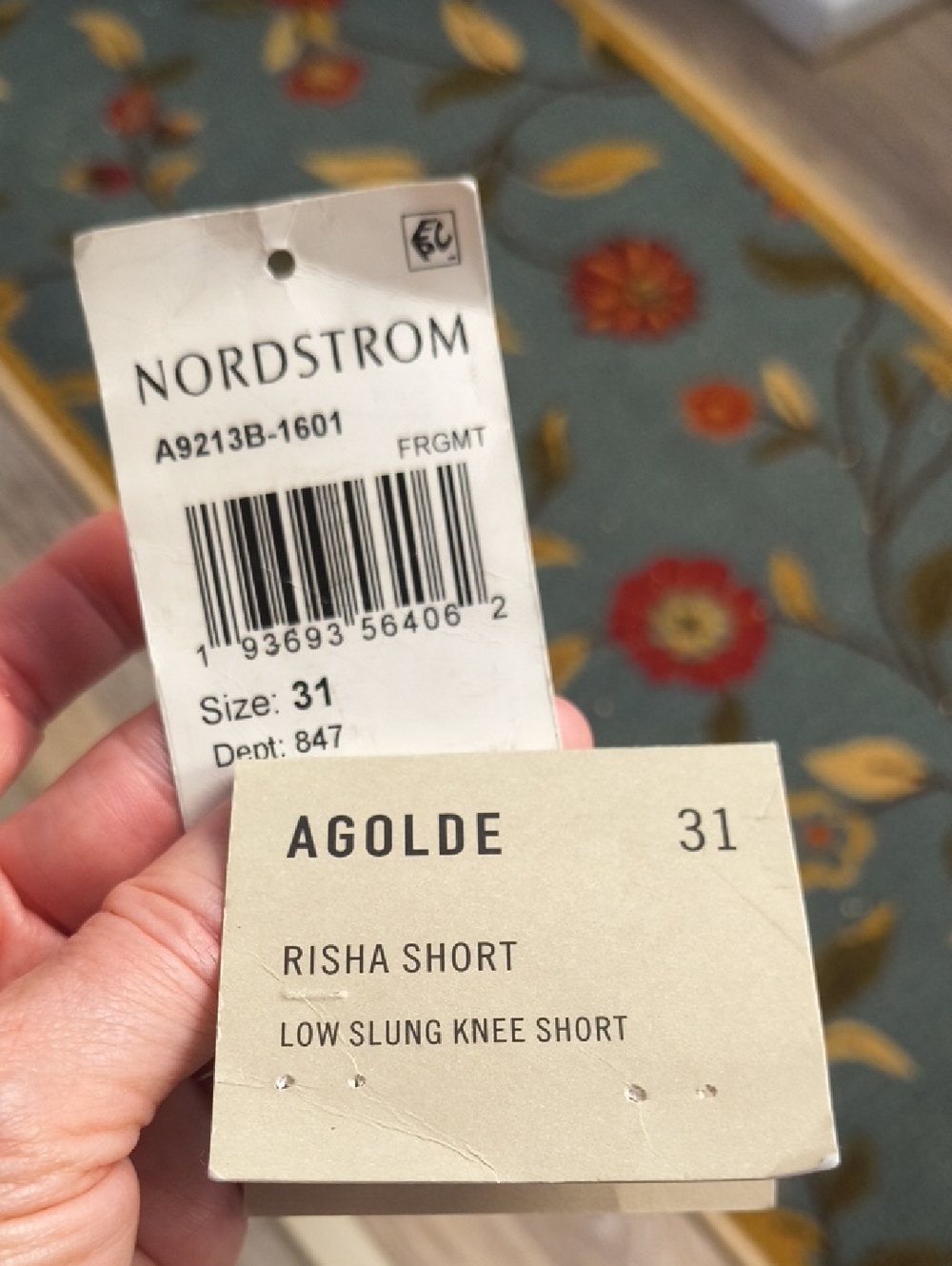 Agolde Risha Low Slung Knee Shorts Size 31 NWOT Attached - Picture 10 of 11